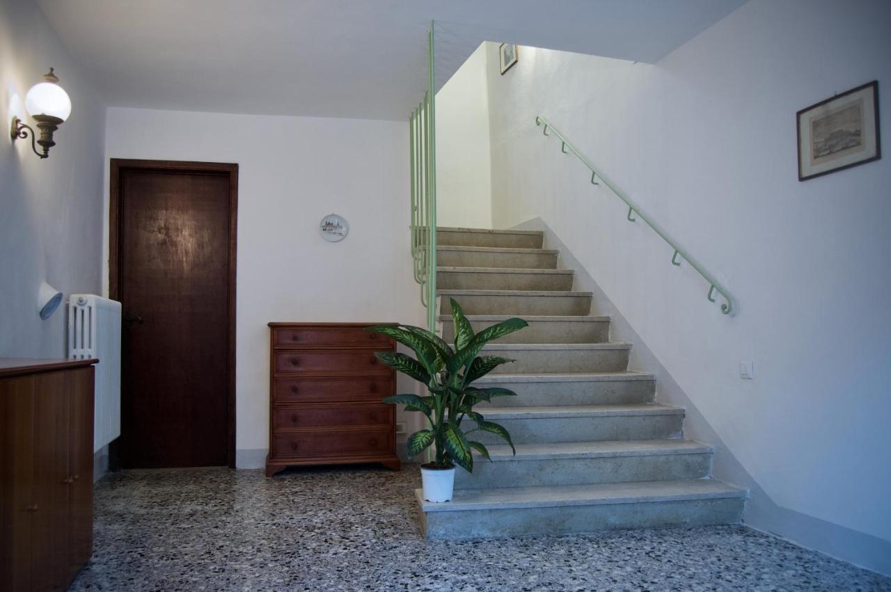 Casa Di Canfreo Lari Екстериор снимка