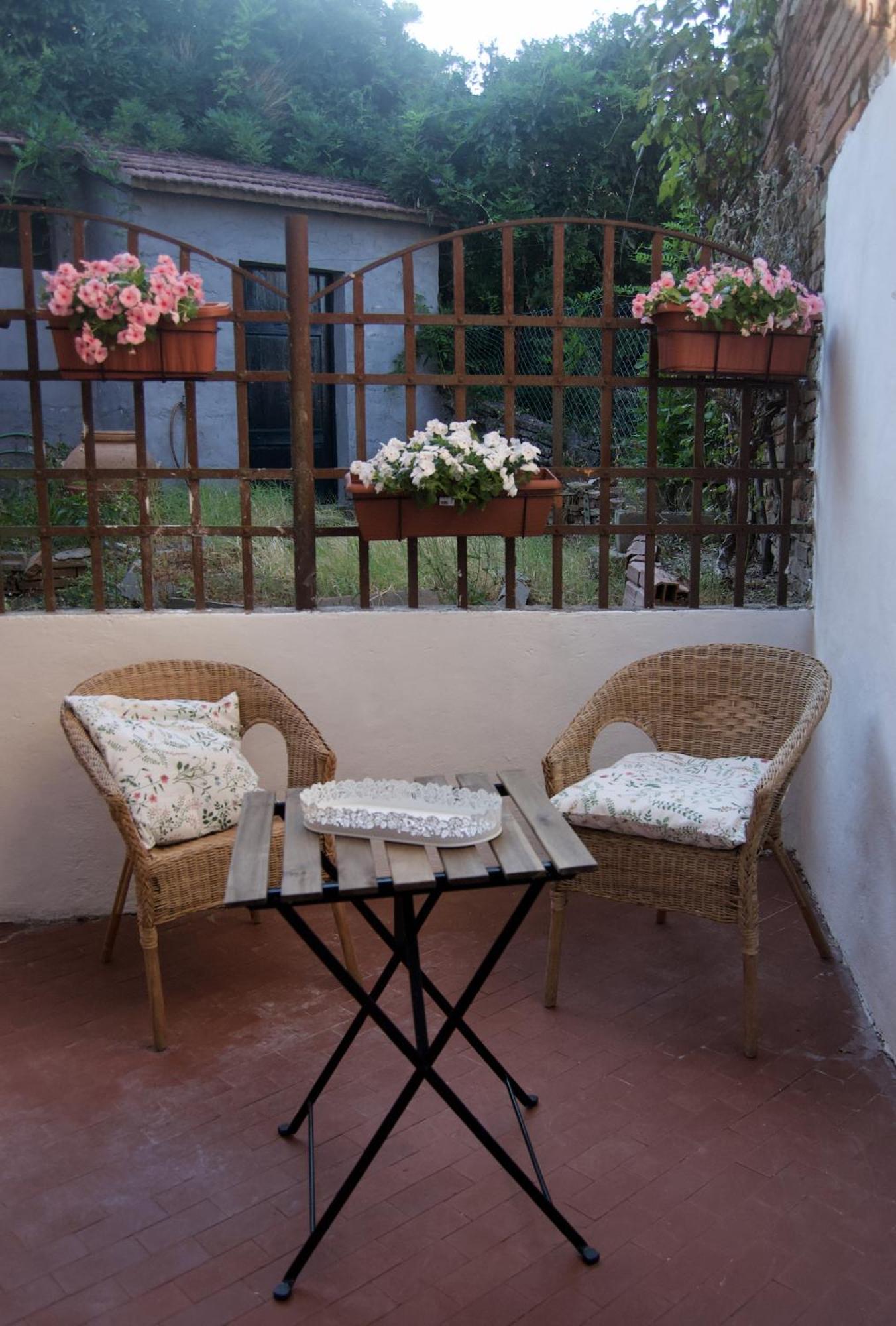 Casa Di Canfreo Lari Екстериор снимка
